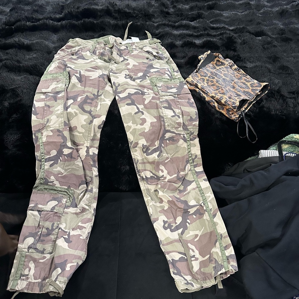 Camouflage Cargo Pants. Low rise, Abercrombie and Fitch worn once